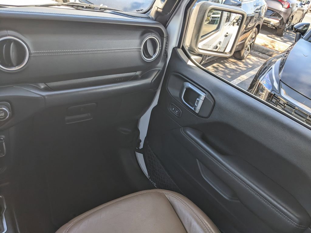 Used 2020 Jeep Gladiator Overland w/ LED Lighting Group image 14