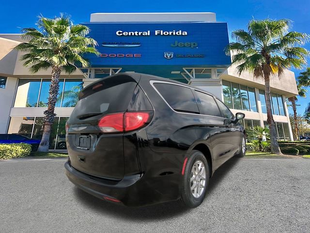 New 2026 Chrysler Voyager LX image 5