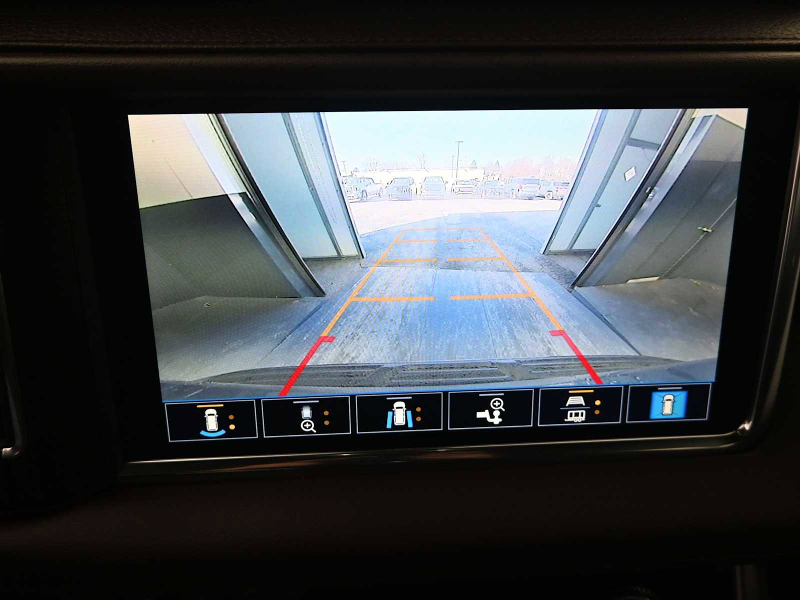 Used 2021 GMC Yukon Denali w/ Advanced Technology Package image 14