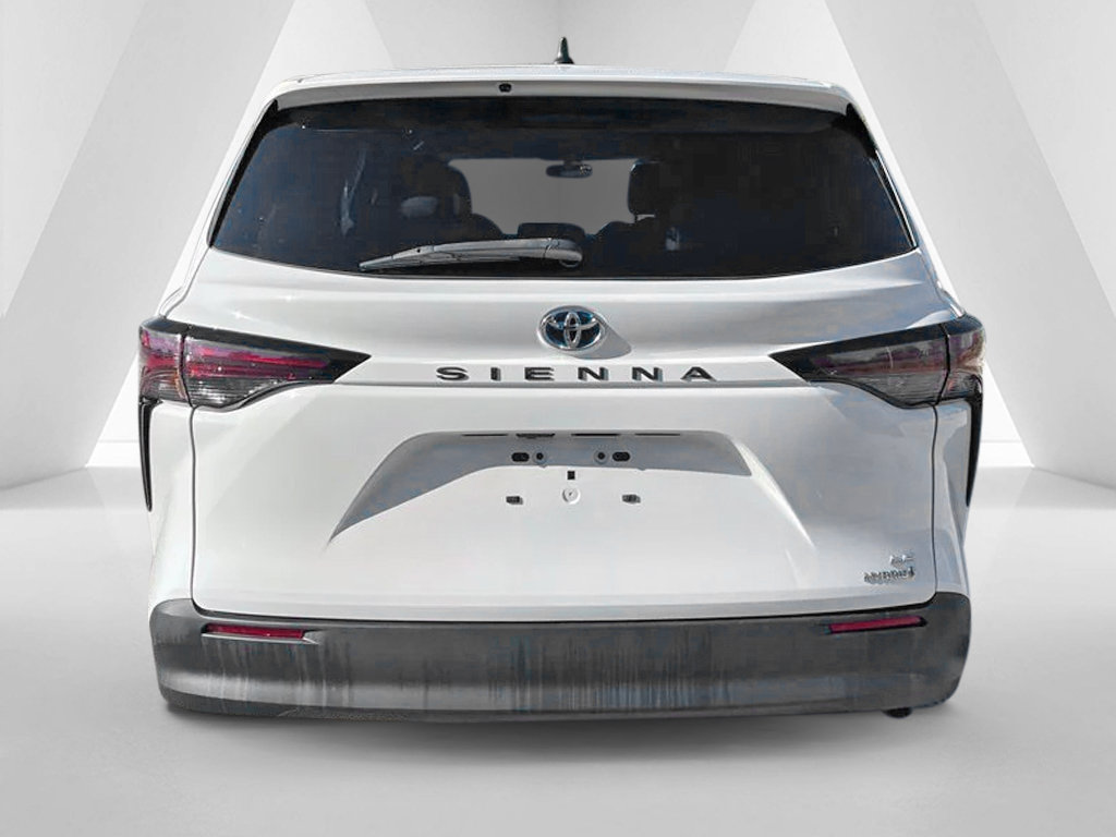 Used 2024 Toyota Sienna LE FWD image 7