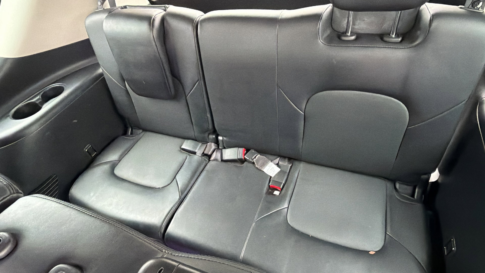 Used 2022 Nissan Armada SV w/ SV Appearance Package image 25