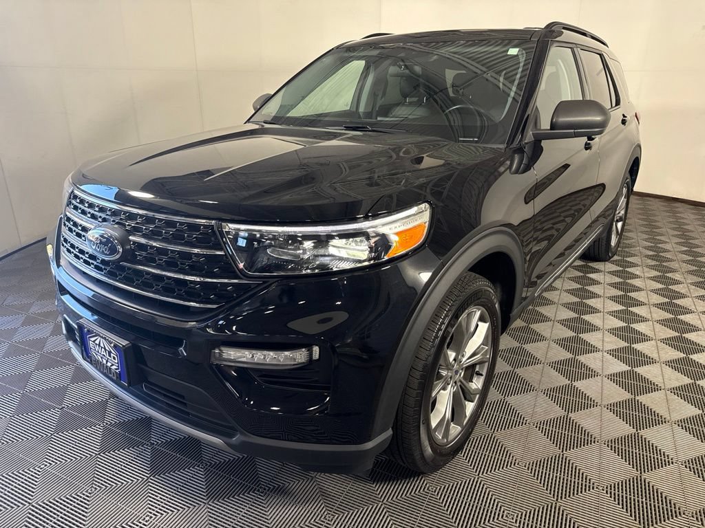Used 2023 Ford Explorer XLT w/ Equipment Group 202A AWD/4WD image 5