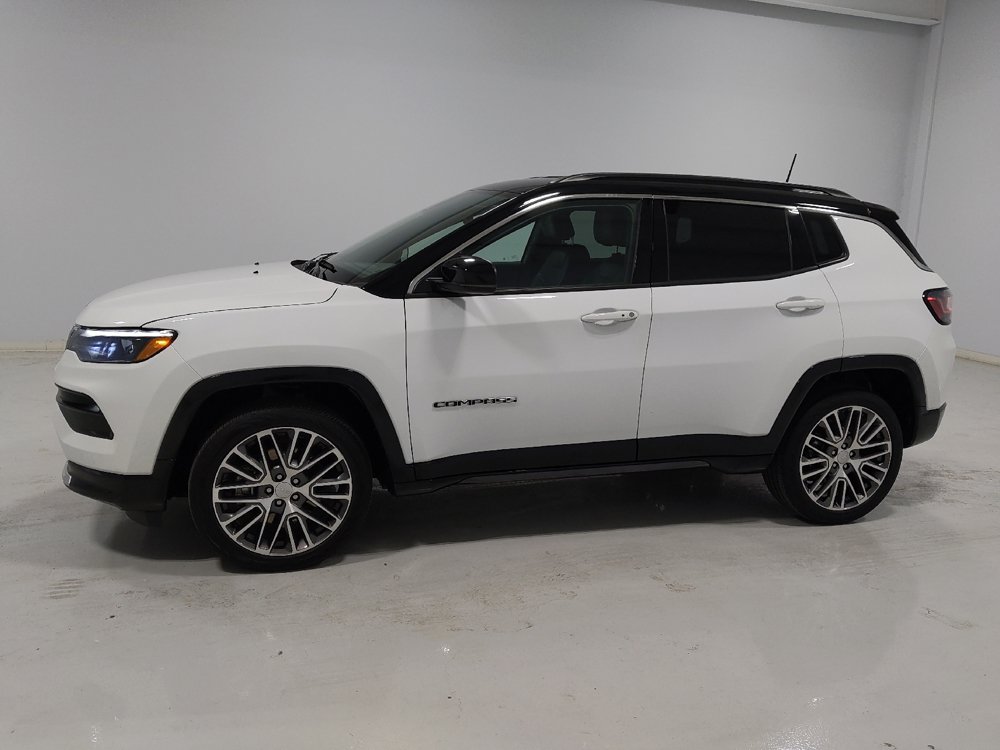 Used 2023 Jeep Compass Limited w/ Elite Group AWD/4WD image 2