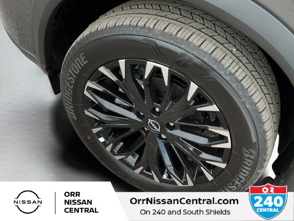 New 2027 Nissan Rogue Dark Armor FWD image 9