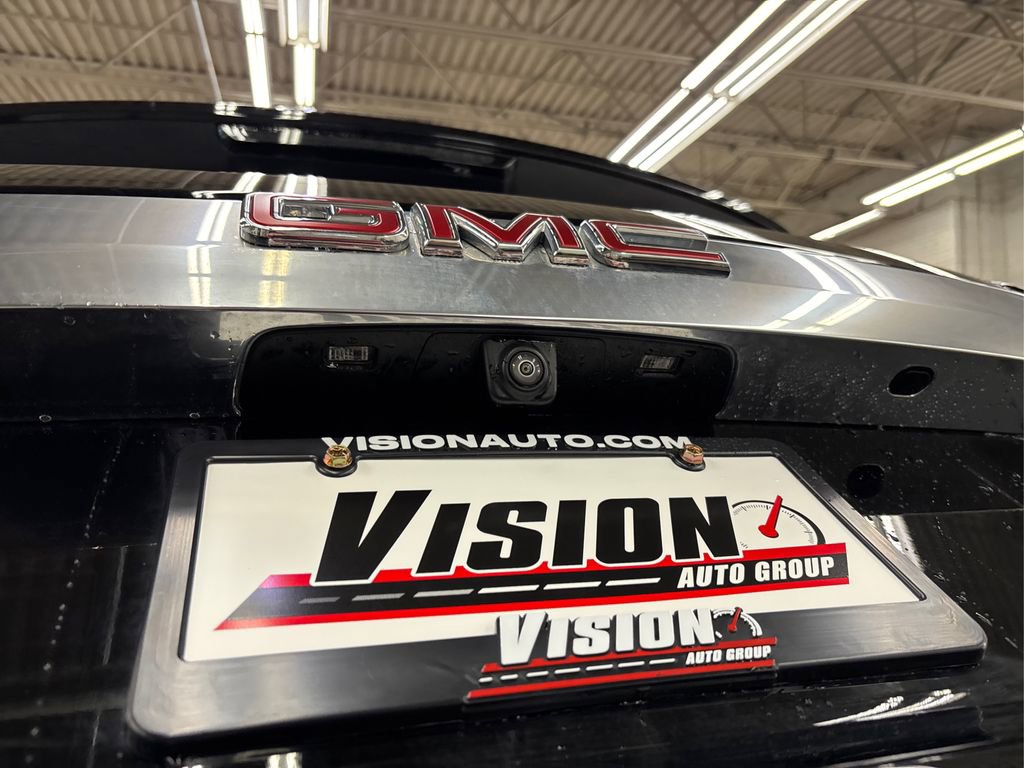 Used 2024 GMC Yukon XL Denali image 16