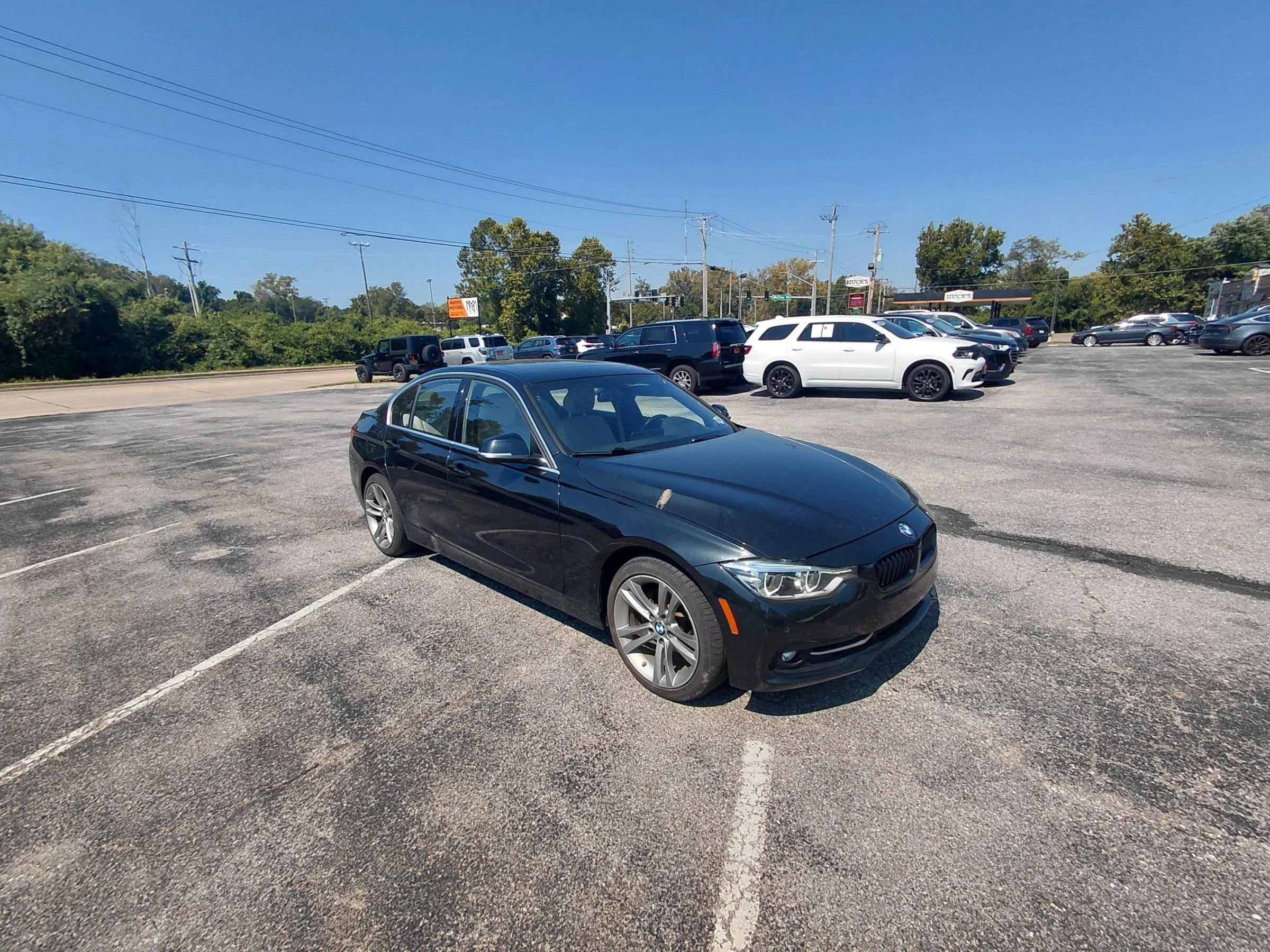 Used 2017 BMW 330i xDrive Sedan AWD/4WD image 7