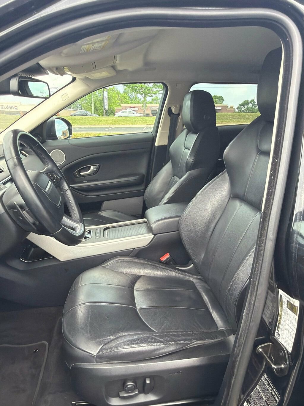 Used 2016 Land Rover Range Rover Evoque SE AWD/4WD image 10
