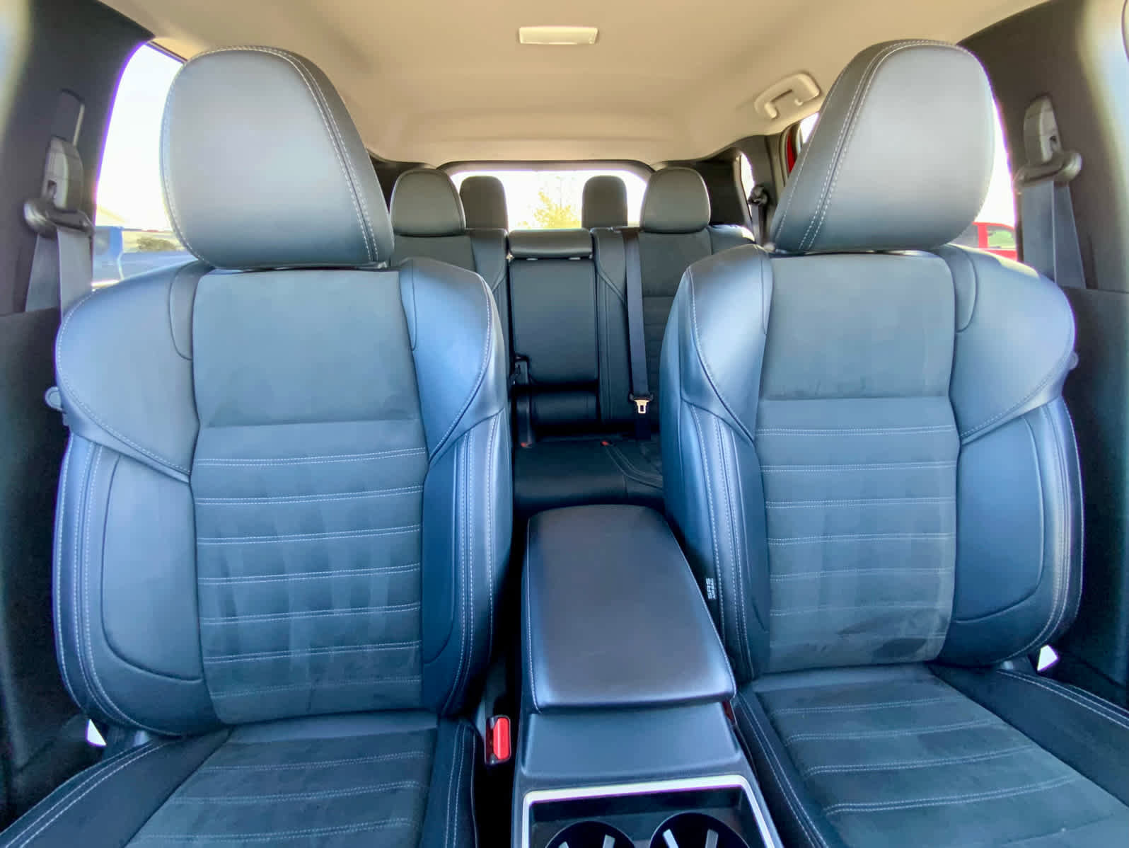 Used 2024 Mitsubishi Outlander SE image 25