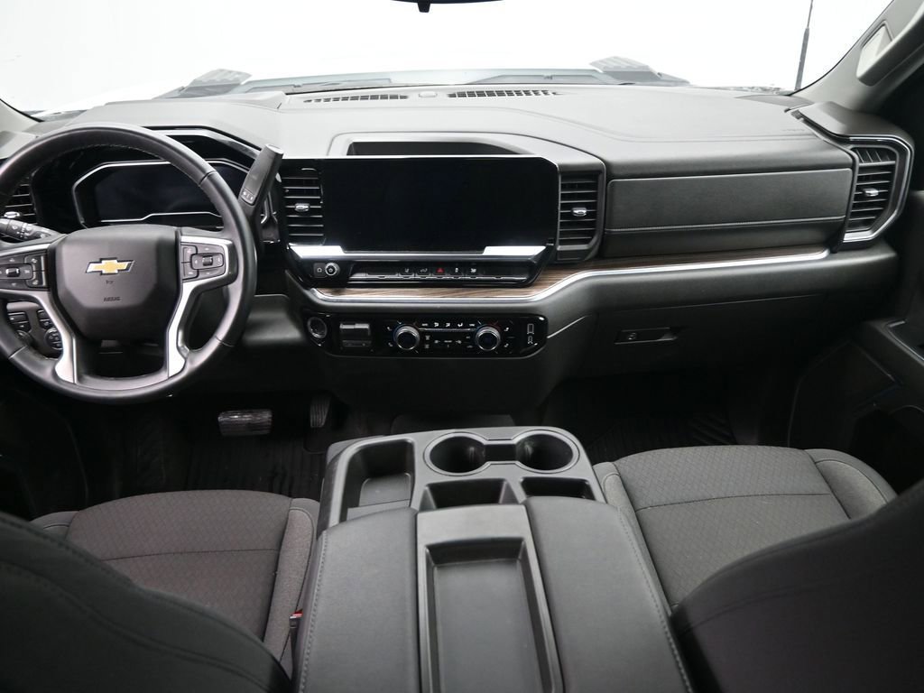 Used 2024 Chevrolet Silverado 2500 LT w/ Convenience Package image 23