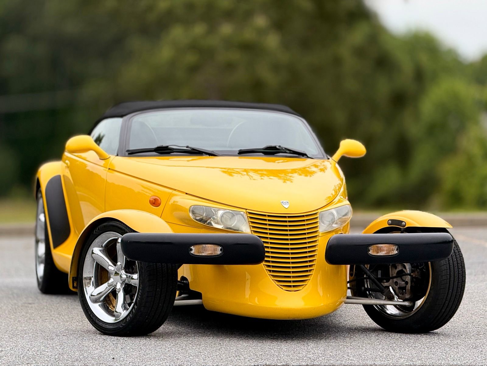 Used 2002 Chrysler Prowler RWD image 4