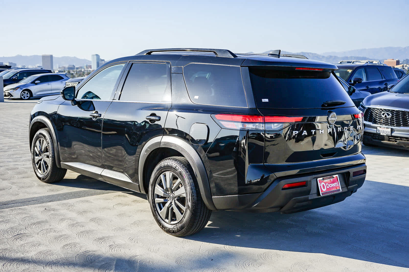 Used 2022 Nissan Pathfinder SV FWD image 6