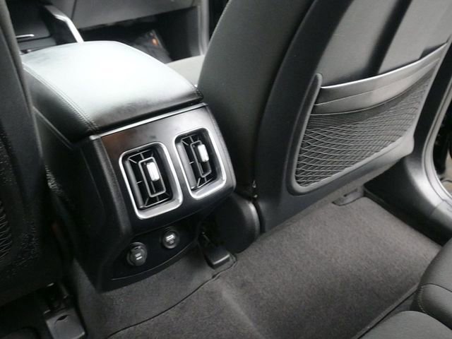Used 2023 Kia Sorento LX image 16