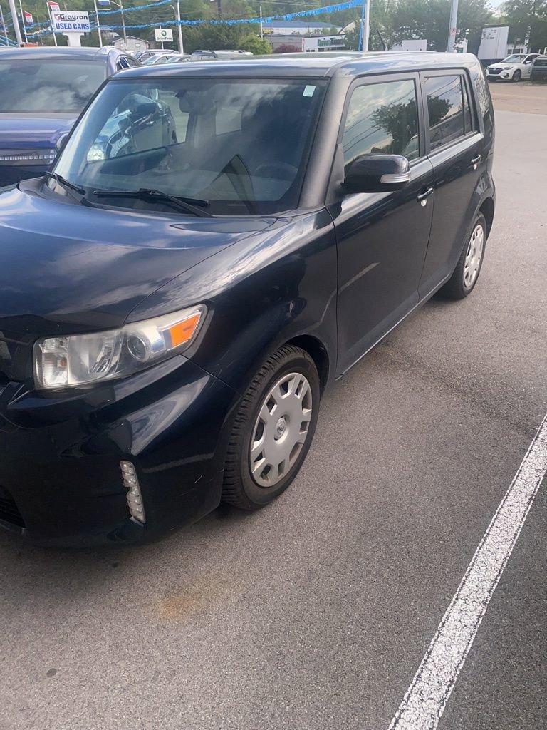 Used 2014 Scion xB image 1