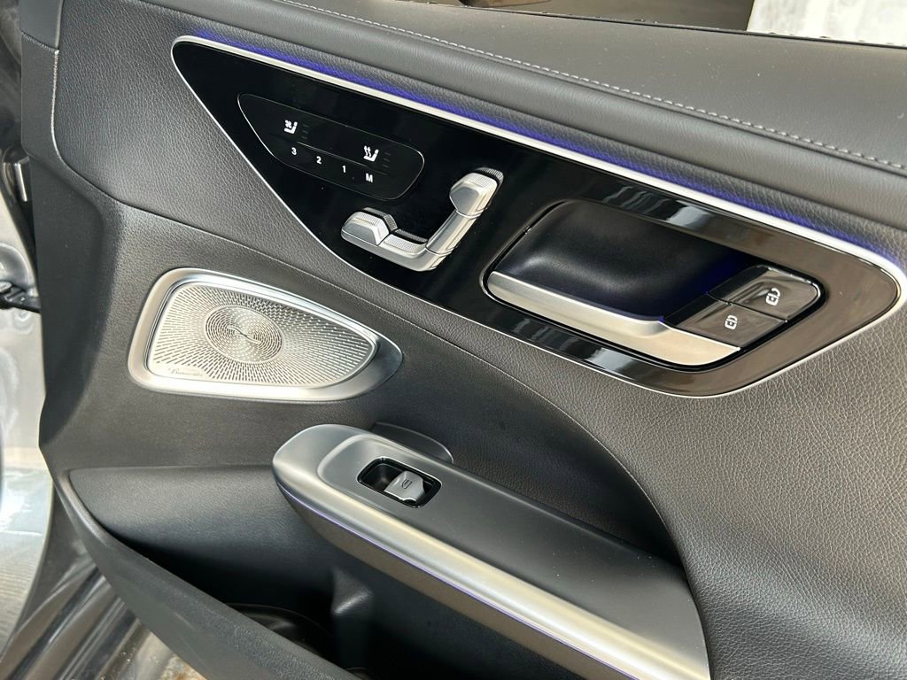 Used 2025 Mercedes-Benz C 300 4MATIC Sedan image 40