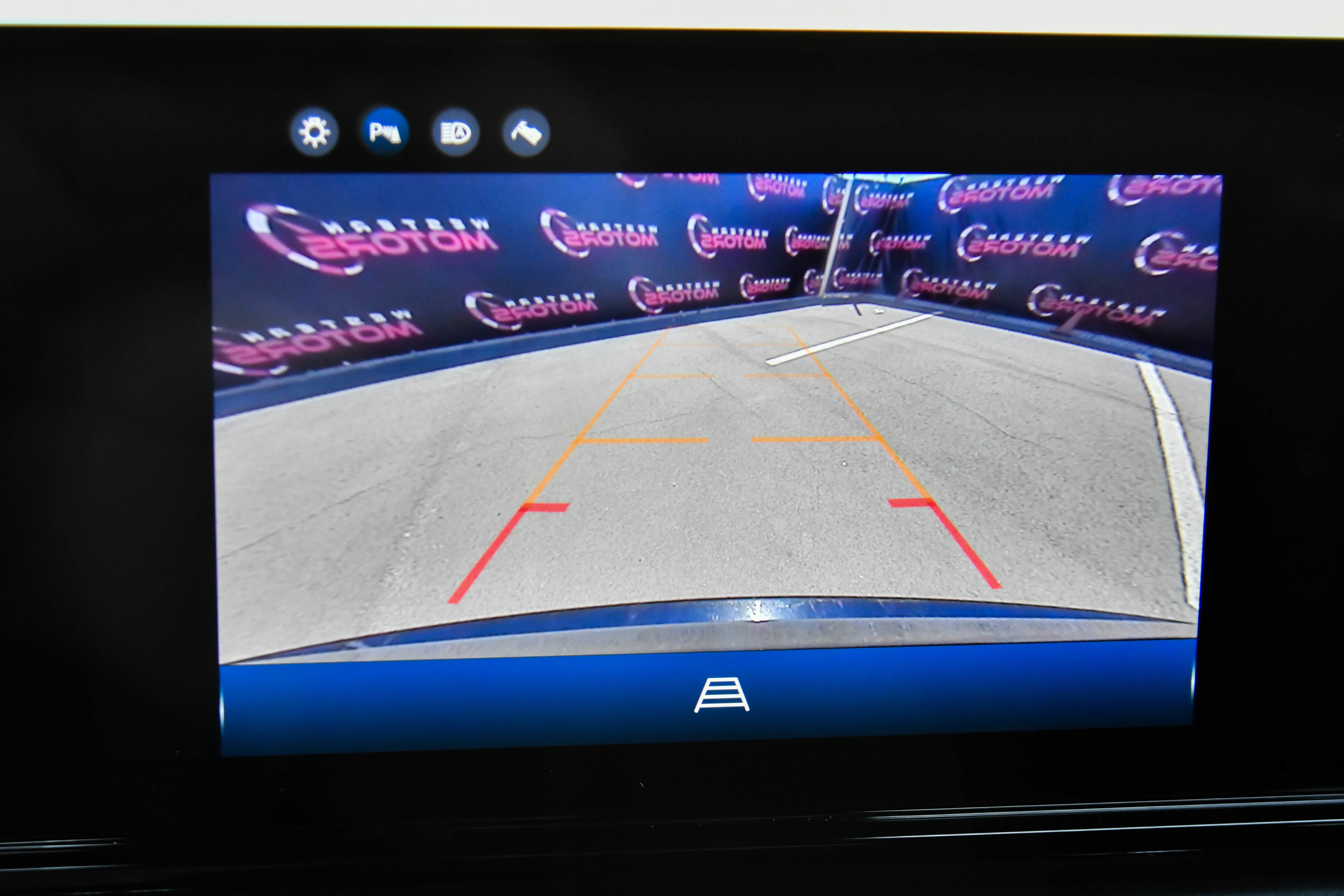 Used 2024 Honda Prologue EX image 19