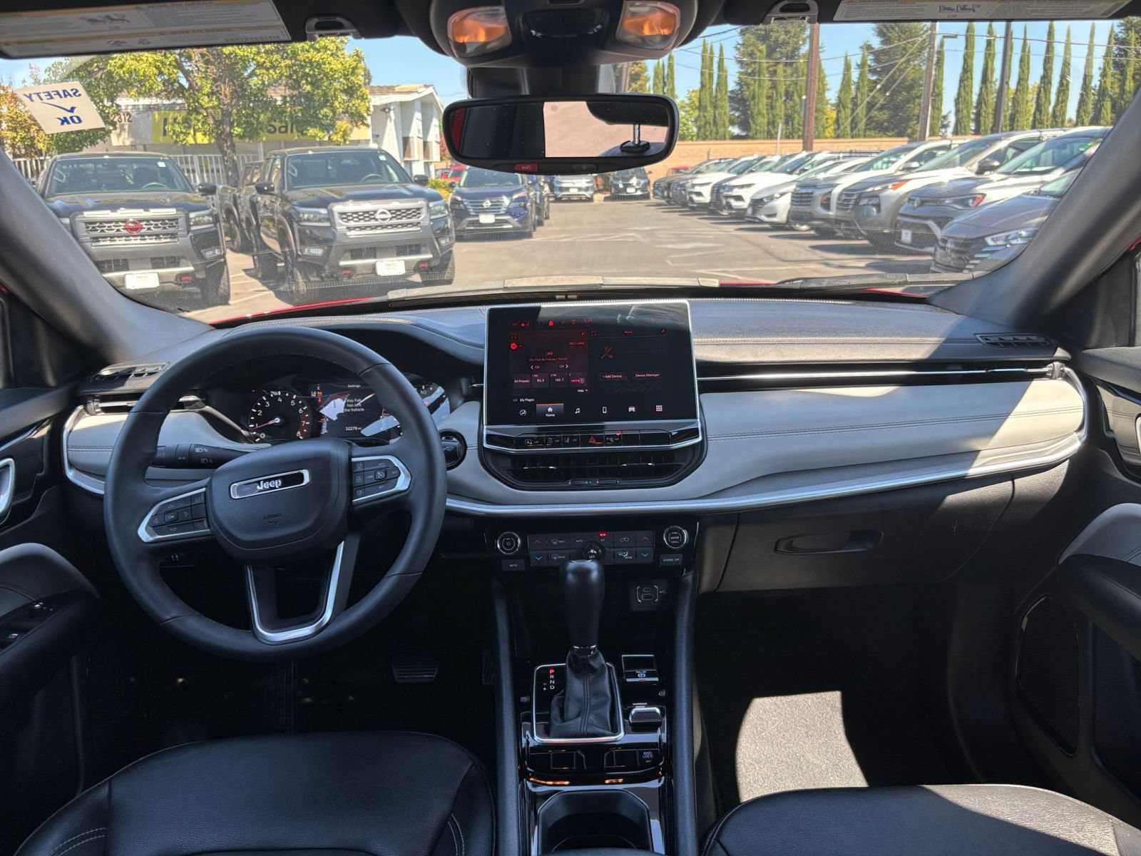 Used 2025 Jeep Compass Limited AWD/4WD image 33