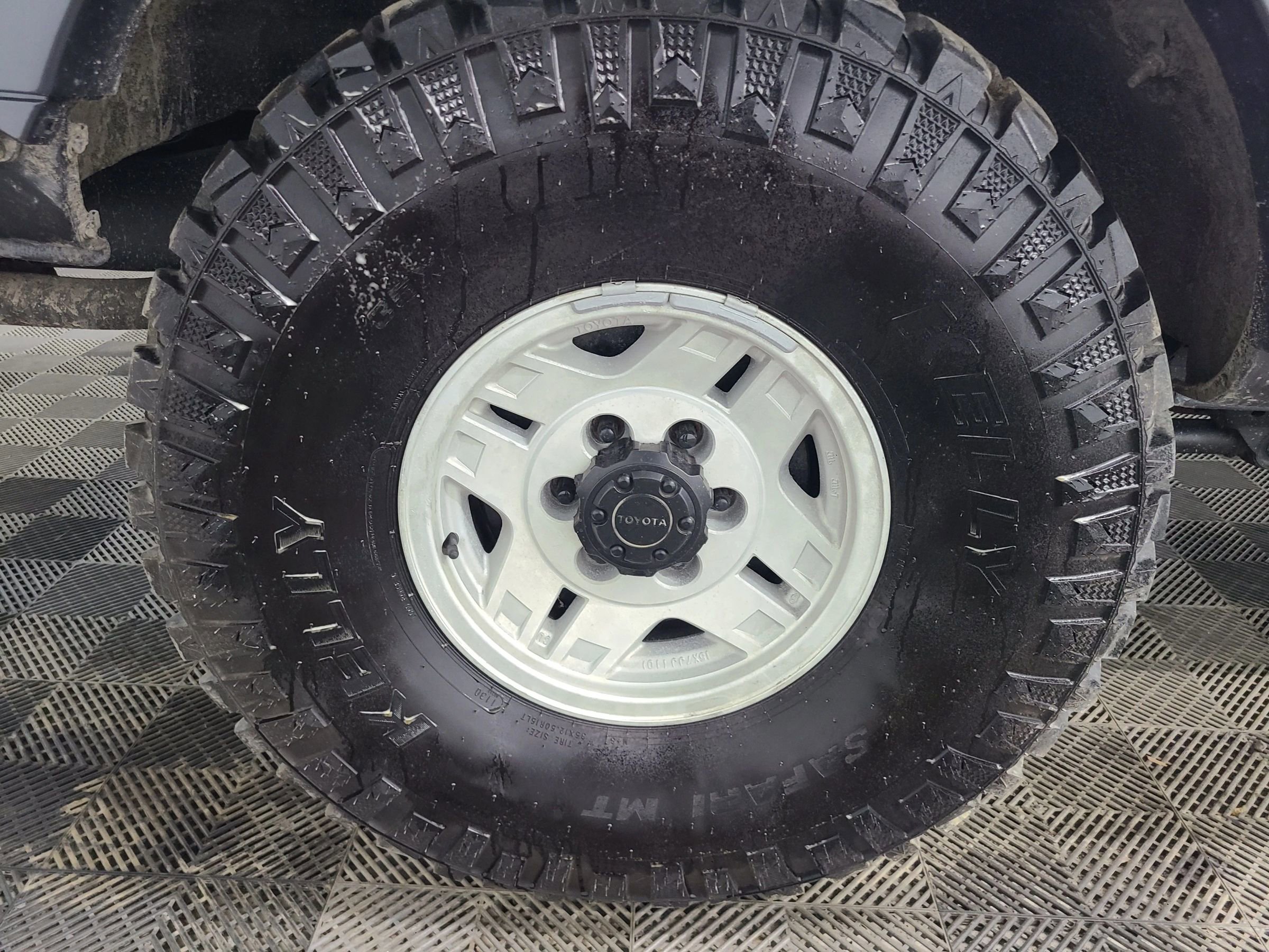 Used 1991 Toyota Land Cruiser 4D SUV image 15