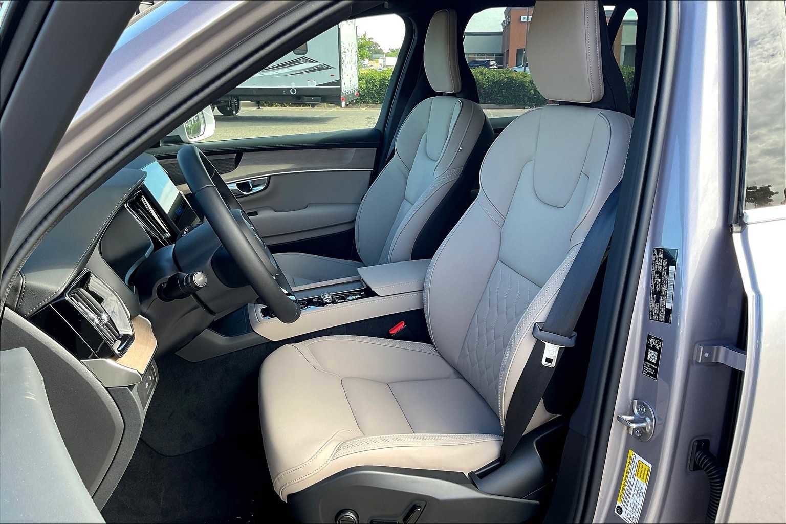 New 2026 Volvo XC90 T8 Plus image 11