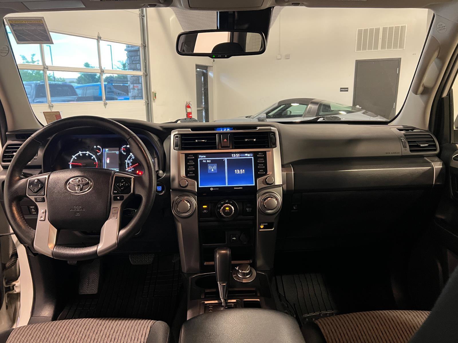 Used 2022 Toyota 4Runner SR5 AWD/4WD image 29