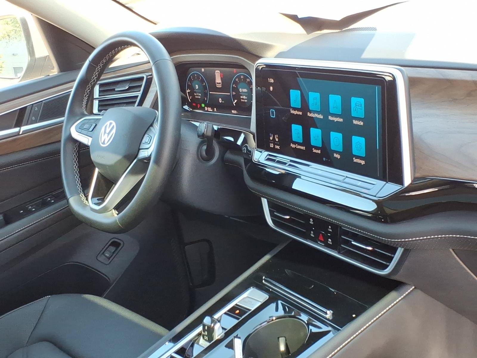 Certified 2026 Volkswagen Atlas SE w/ Panoramic Sunroof Package FWD image 13