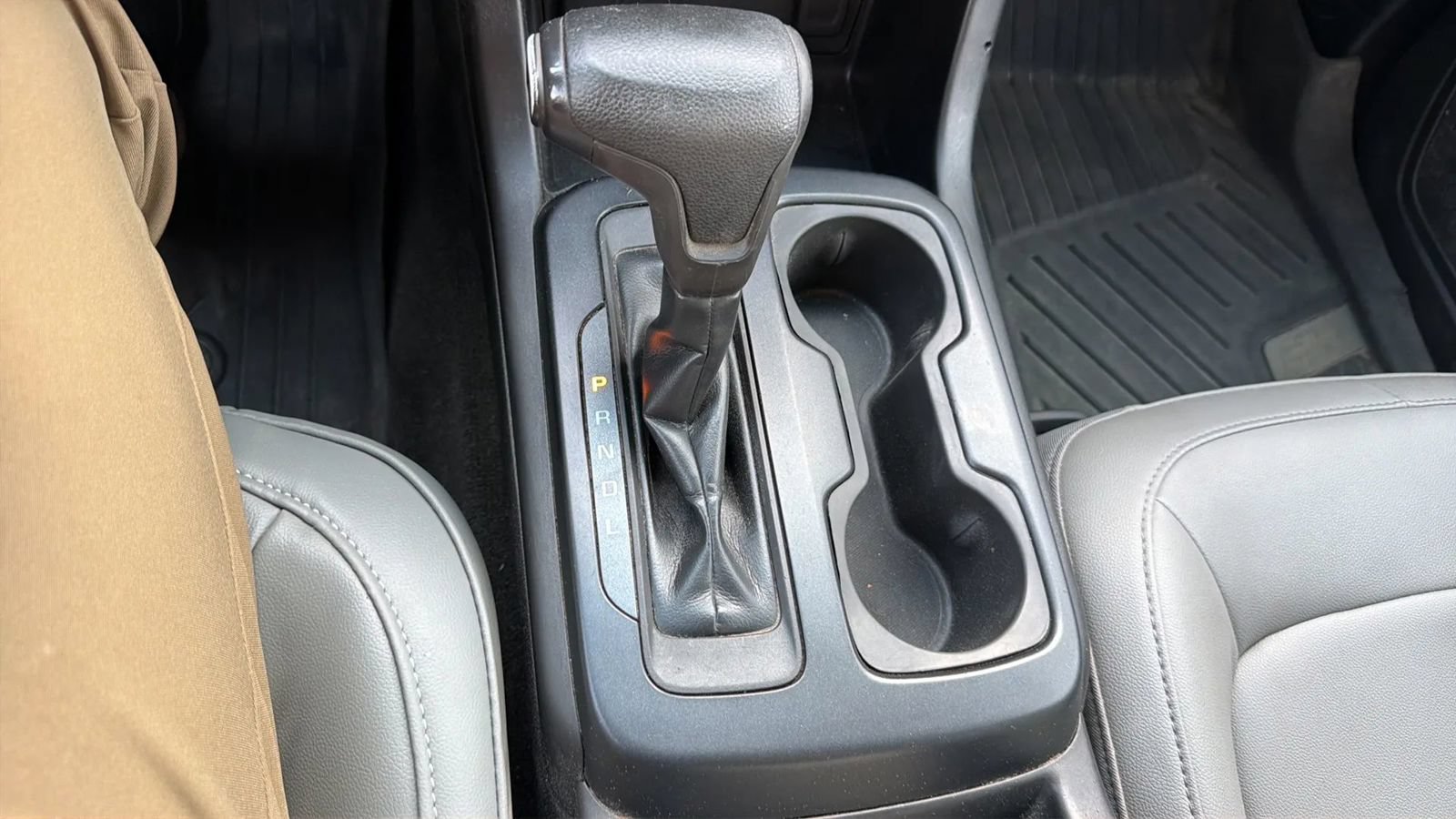 Used 2018 Chevrolet Colorado W/T AWD/4WD image 26