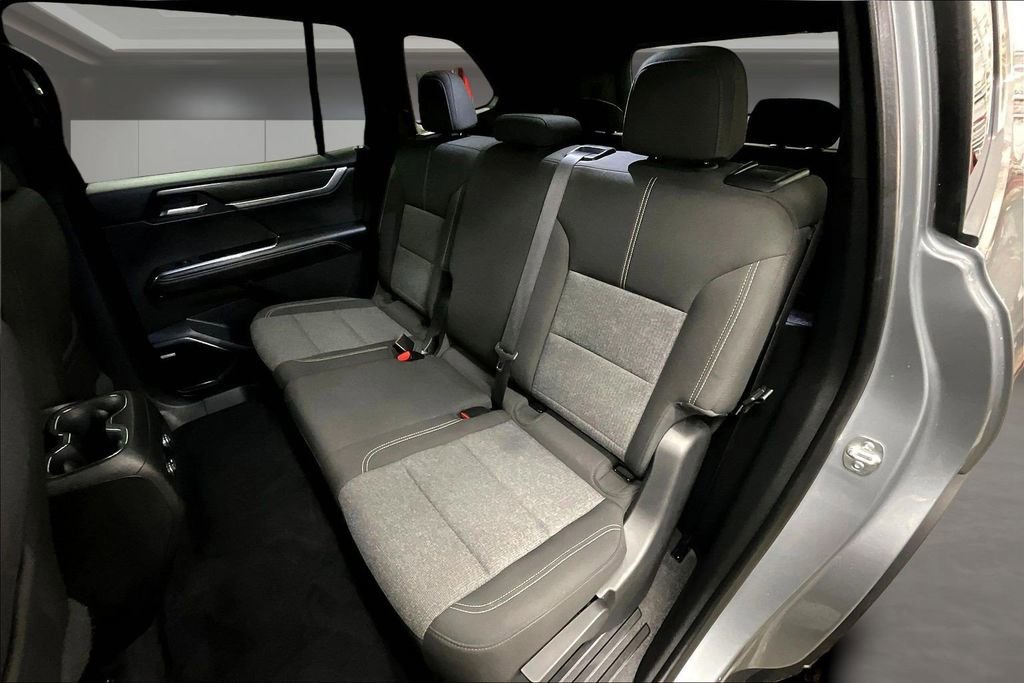 Used 2025 GMC Acadia Elevation image 22