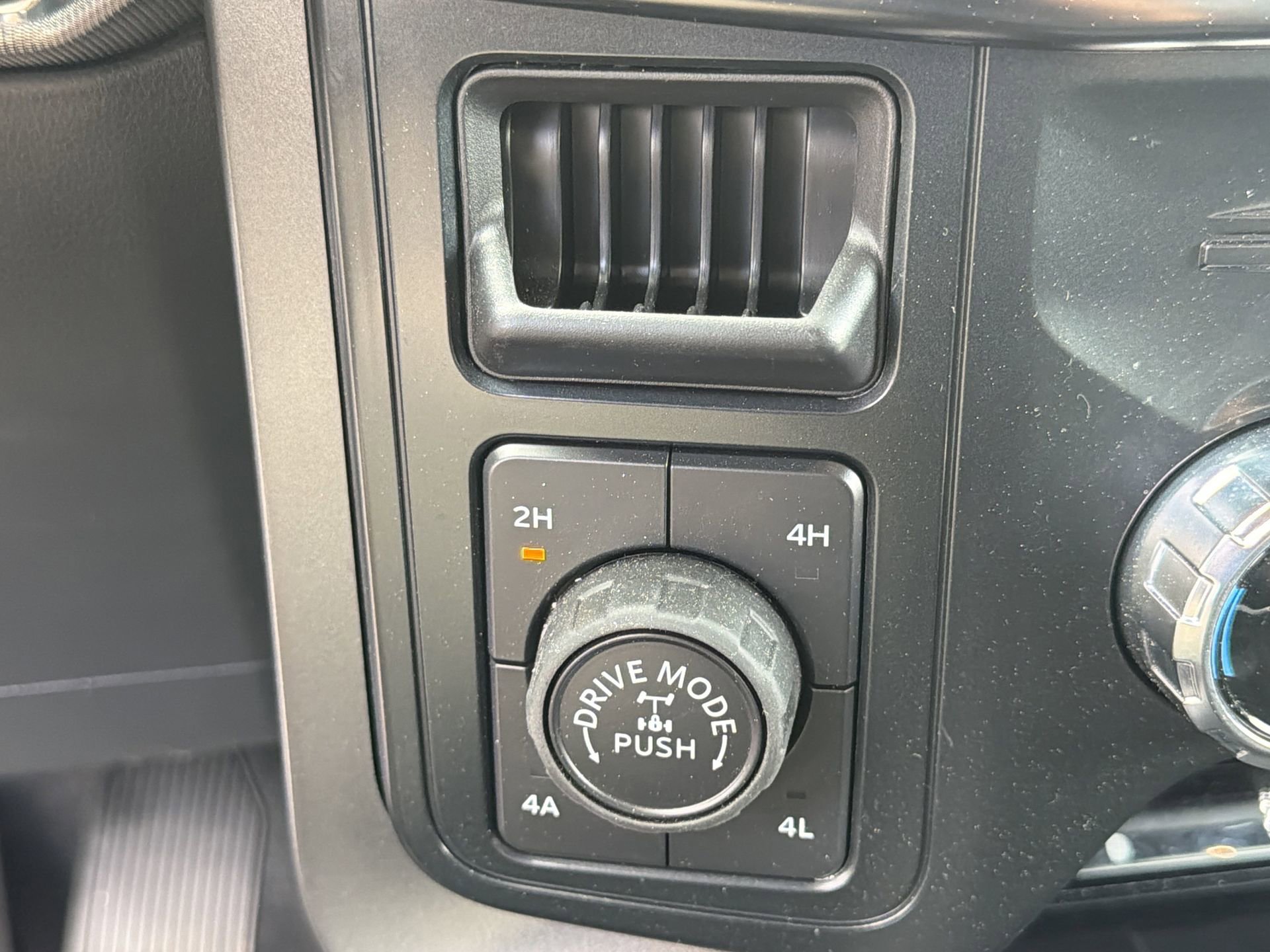 Certified 2025 Ford F150 Lariat w/ Equipment Group 501A Mid image 10