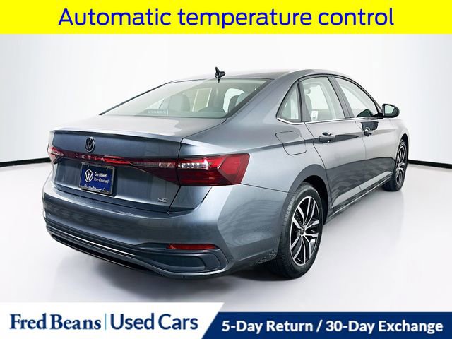 Used 2025 Volkswagen Jetta SE image 8