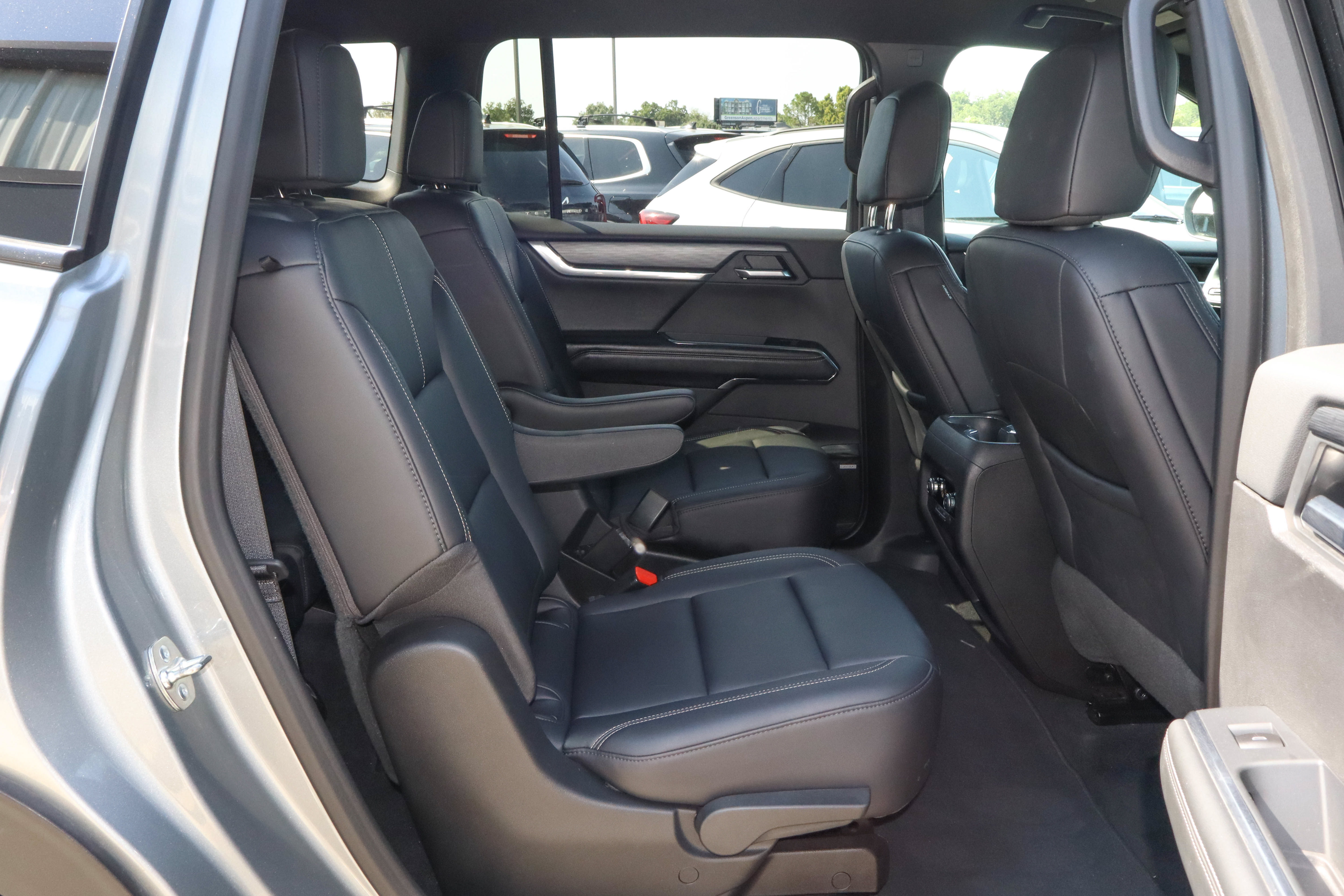 Used 2026 GMC Acadia Elevation w/ Elevation Premium Package FWD image 22