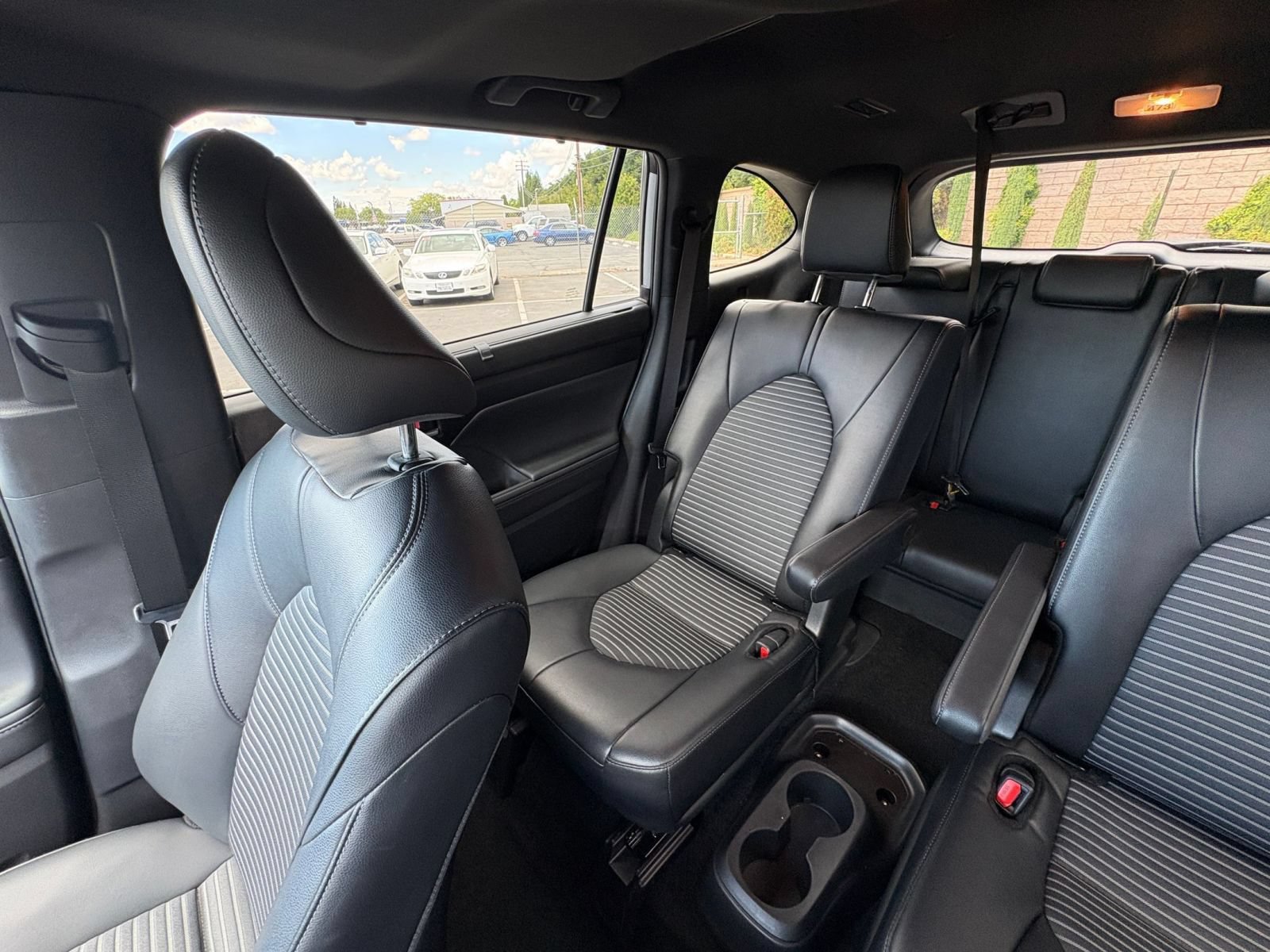 Used 2025 Toyota Highlander XSE AWD/4WD image 41