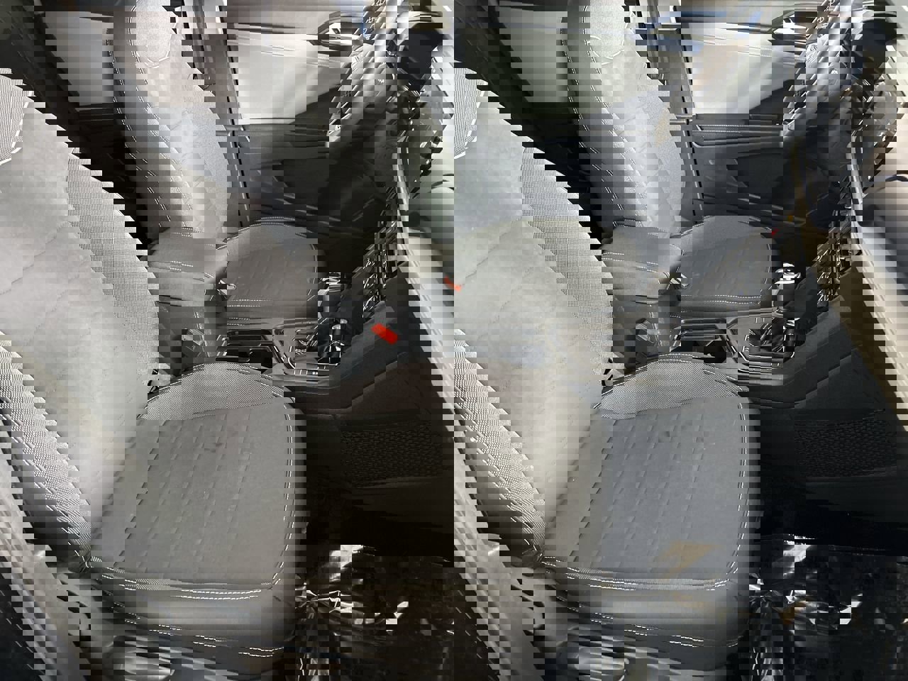 Used 2024 Volkswagen Taos SE image 25