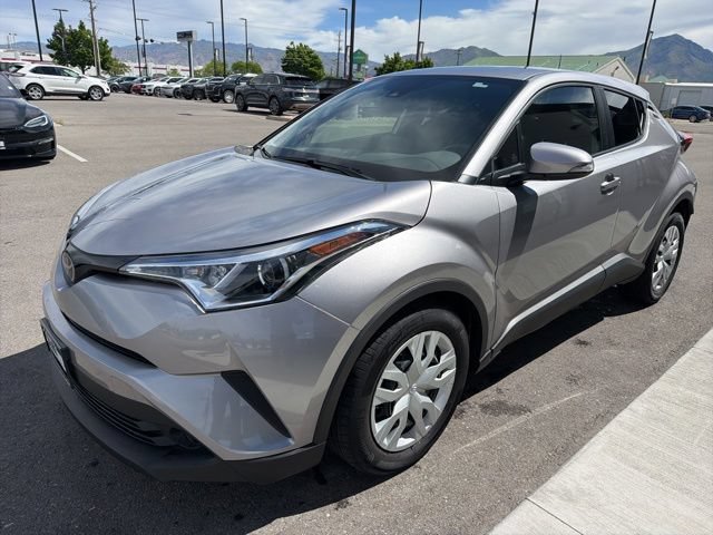 Used 2019 Toyota C-HR LE FWD image 3