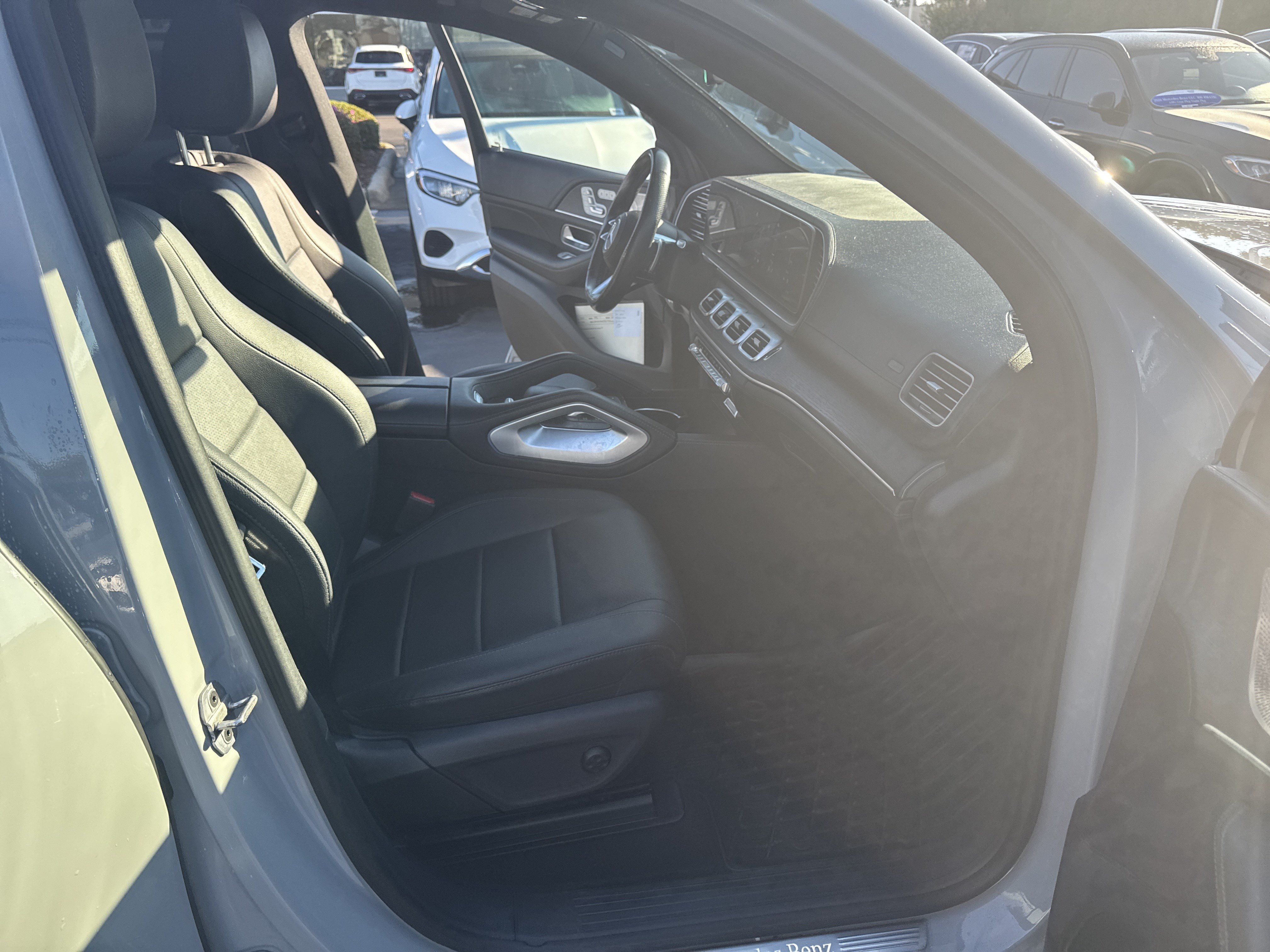 Used 2024 Mercedes-Benz GLS 450 4MATIC image 35
