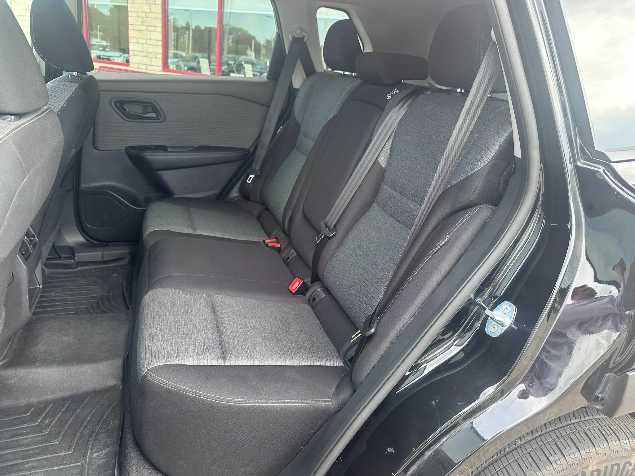 Used 2022 Nissan Rogue S AWD/4WD image 12