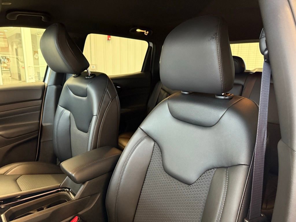 New 2026 Jeep Compass Latitude AWD/4WD image 27