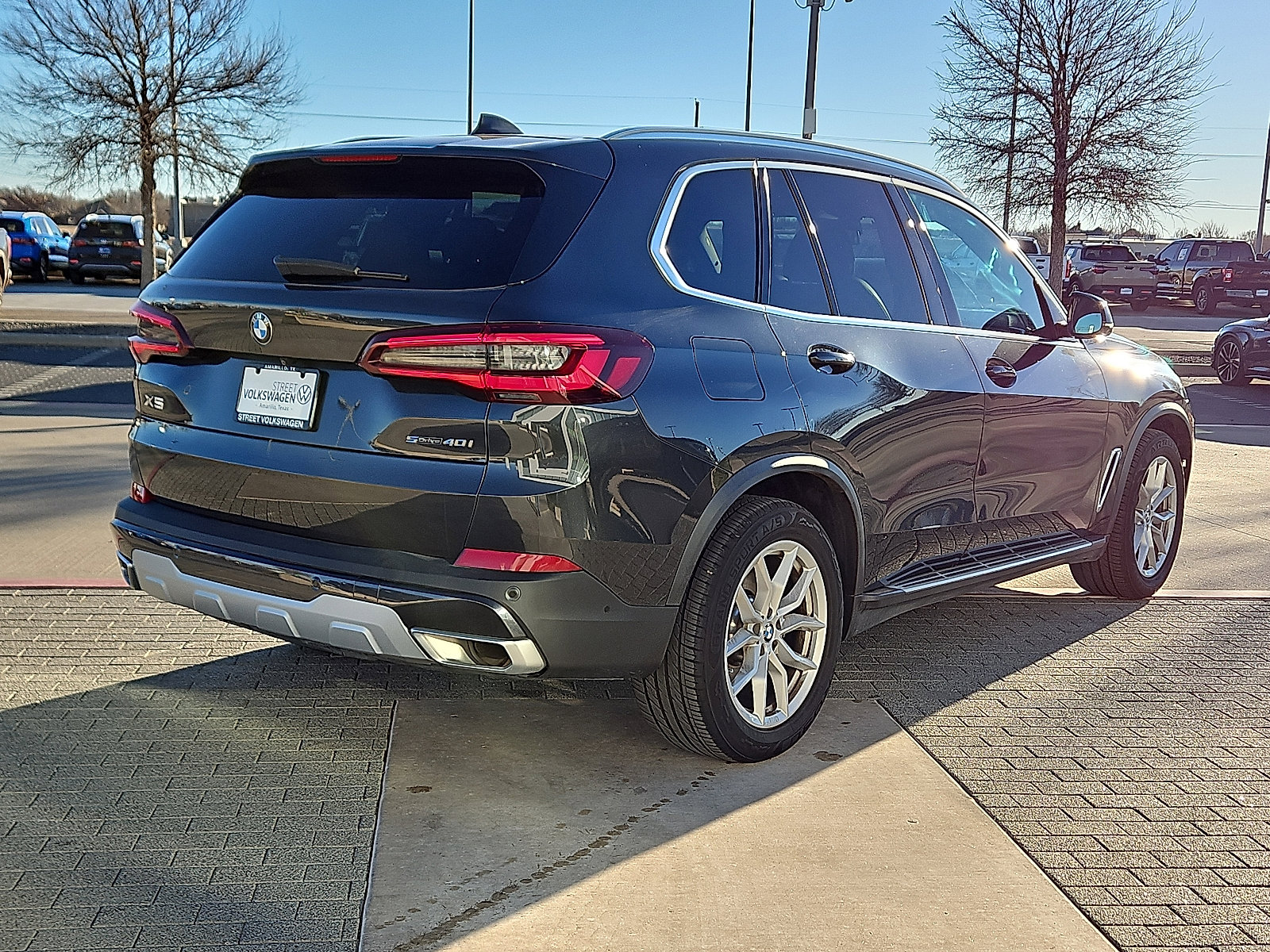 Used 2023 BMW X5 sDrive40i w/ Climate Comfort Package image 3