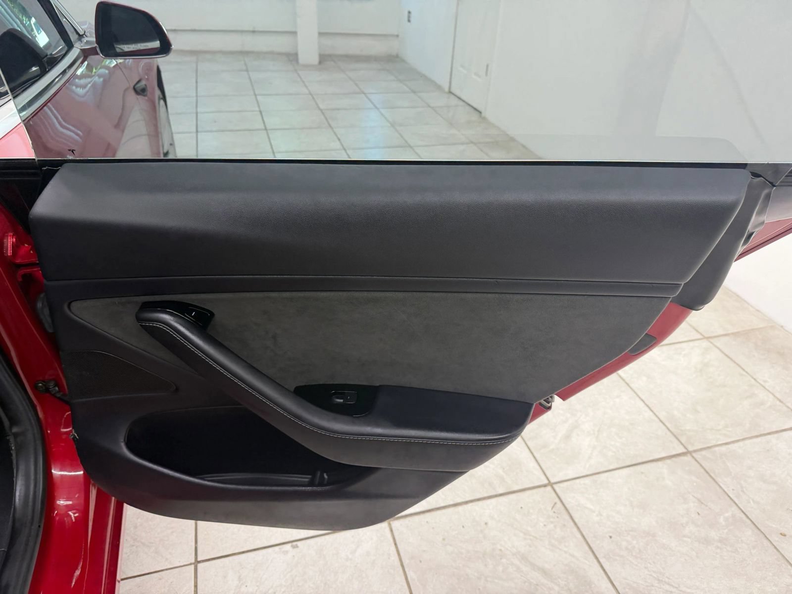 Used 2018 Tesla Model 3 Long Range AWD/4WD image 18