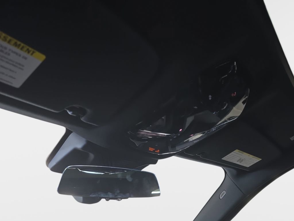 New 2026 BMW 750e xDrive w/ Premium Package image 20