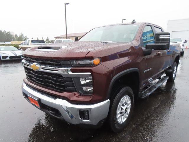 Used 2024 Chevrolet Silverado 2500 LT w/ Convenience Package image 3