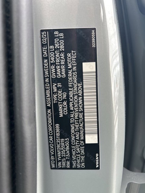 Certified 2025 Volvo XC60 B5 Plus image 28