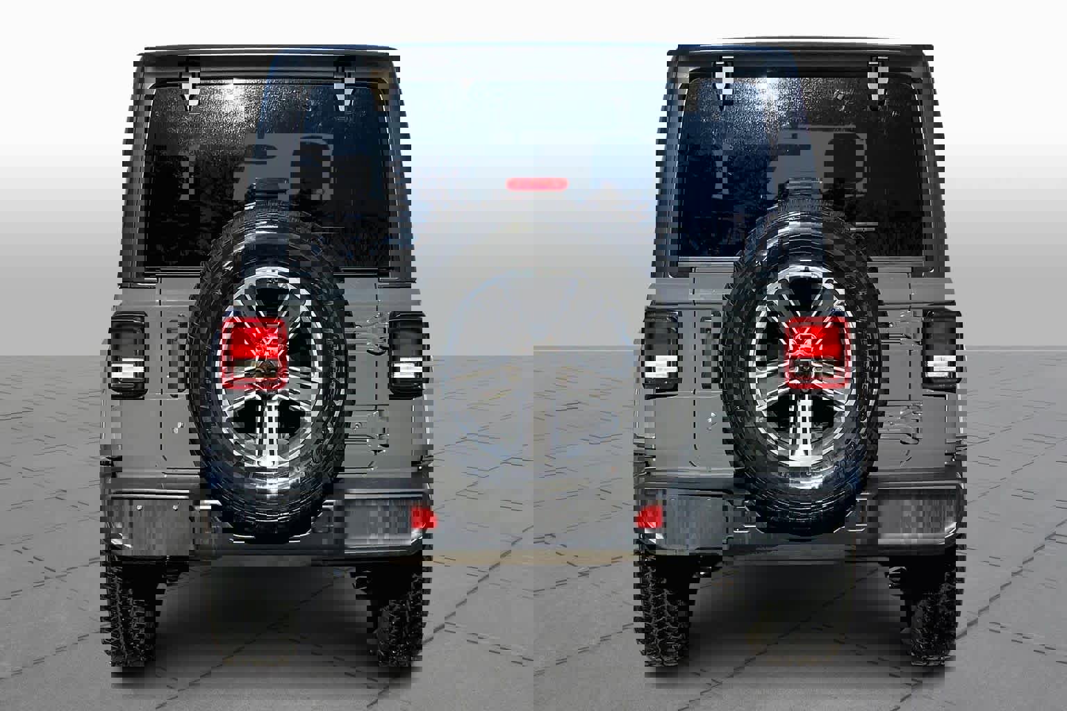 Used 2018 Jeep Wrangler Unlimited Sahara w/ Dual Top Group image 4