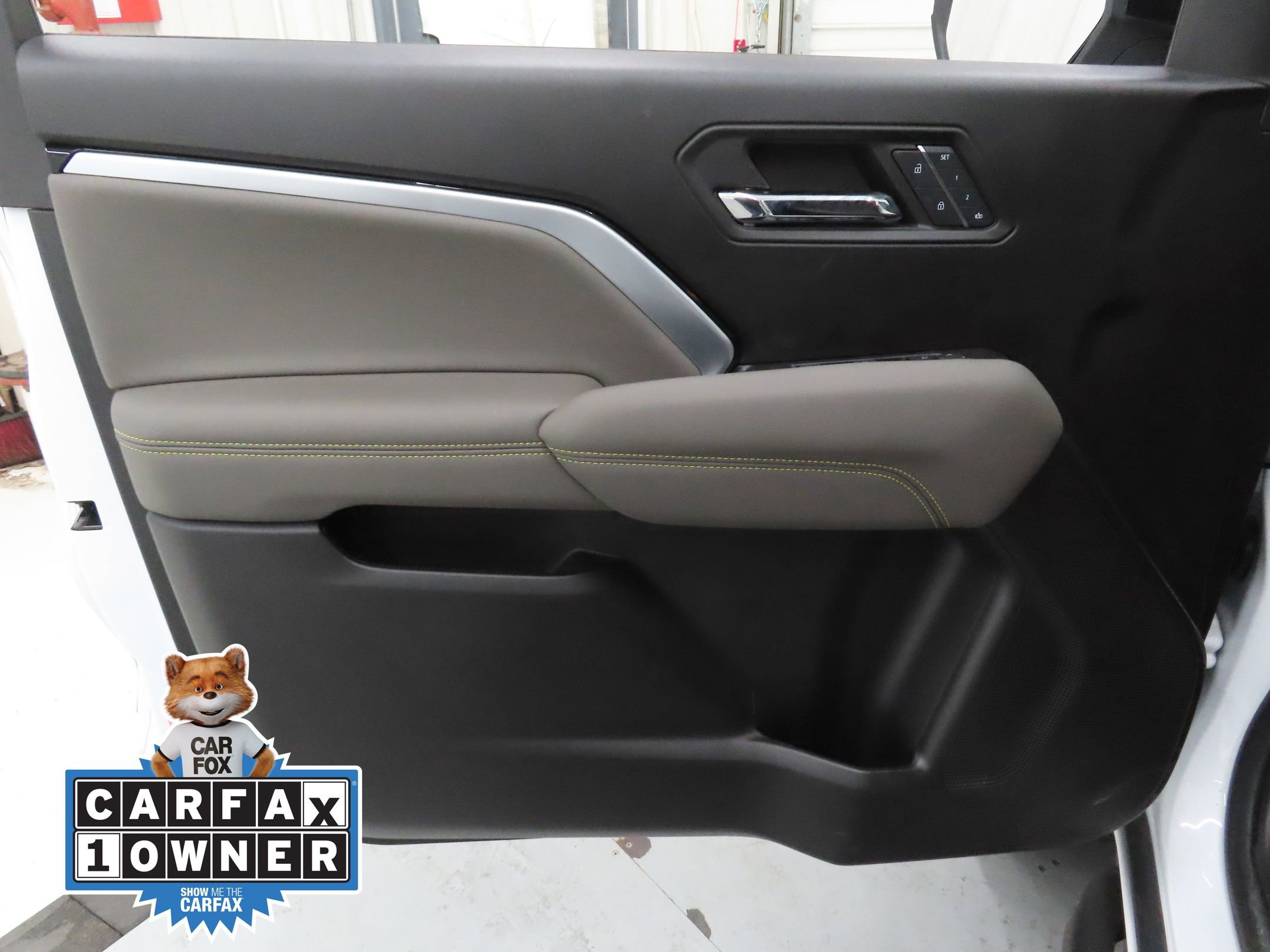 Used 2024 Chevrolet Colorado ZR2 w/ ZR2 Convenience Package III image 9