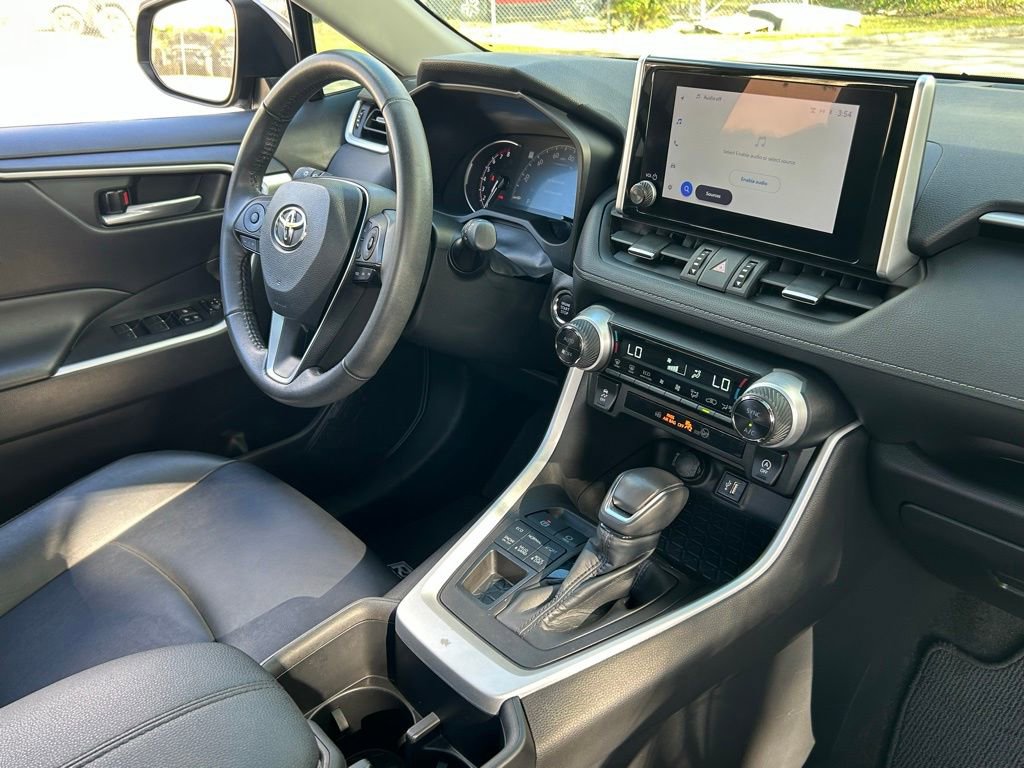 Used 2023 Toyota RAV4 XLE Premium image 39