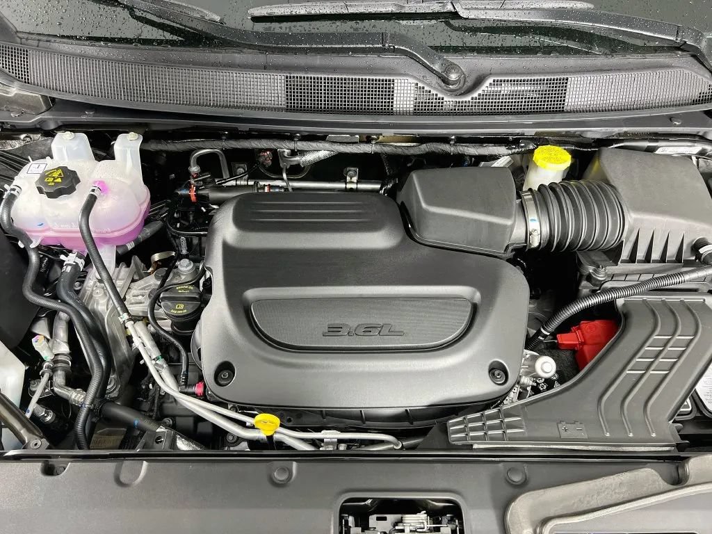 New 2027 Chrysler Pacifica Limited FWD image 33
