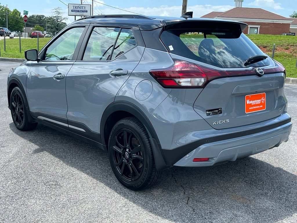 Used 2023 Nissan Kicks SR w/ SR Premium Package FWD image 6