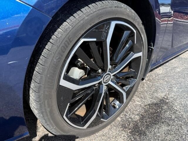 Used 2023 Nissan Altima 2.5 SR w/ SR Premium Package FWD image 8