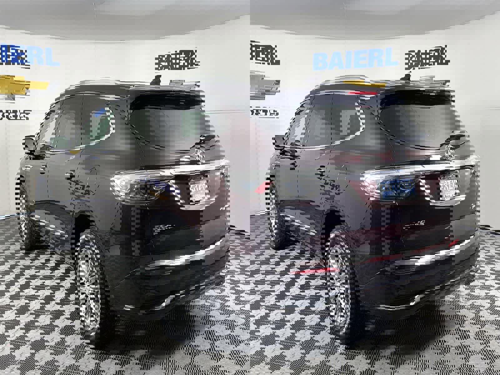 Used 2022 Buick Enclave Avenir w/ Avenir Technology Package image 3