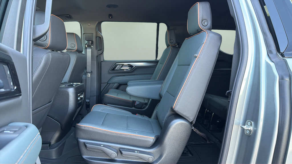 Used 2026 GMC Yukon XL AT4 w/ Premium Trailering Package AWD/4WD image 16