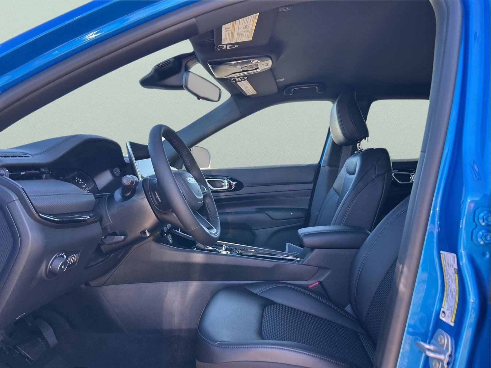 New 2026 Jeep Compass Latitude image 23