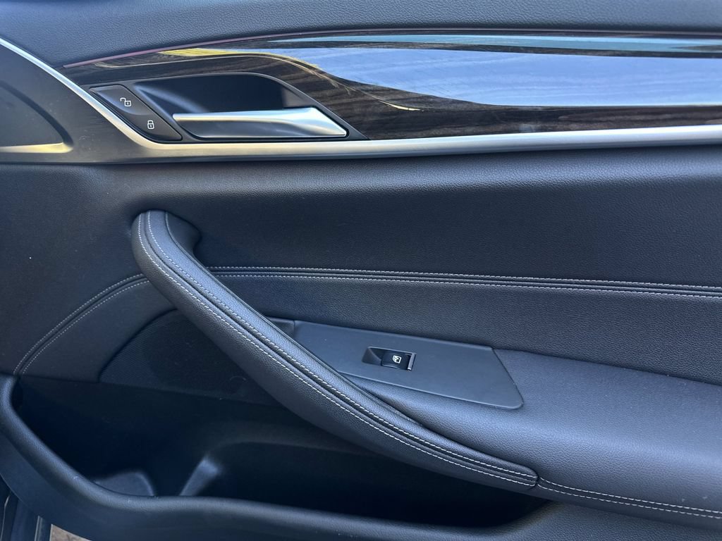 Used 2021 BMW 530i RWD image 21